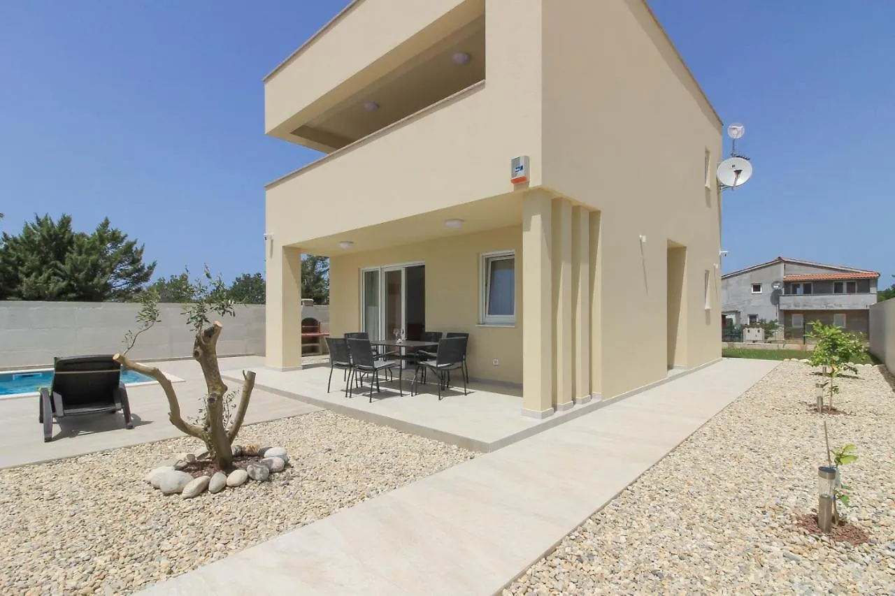 Villa Sunshine With Private Hydromassage Pool Near The Beach بيروغ كرواتيا