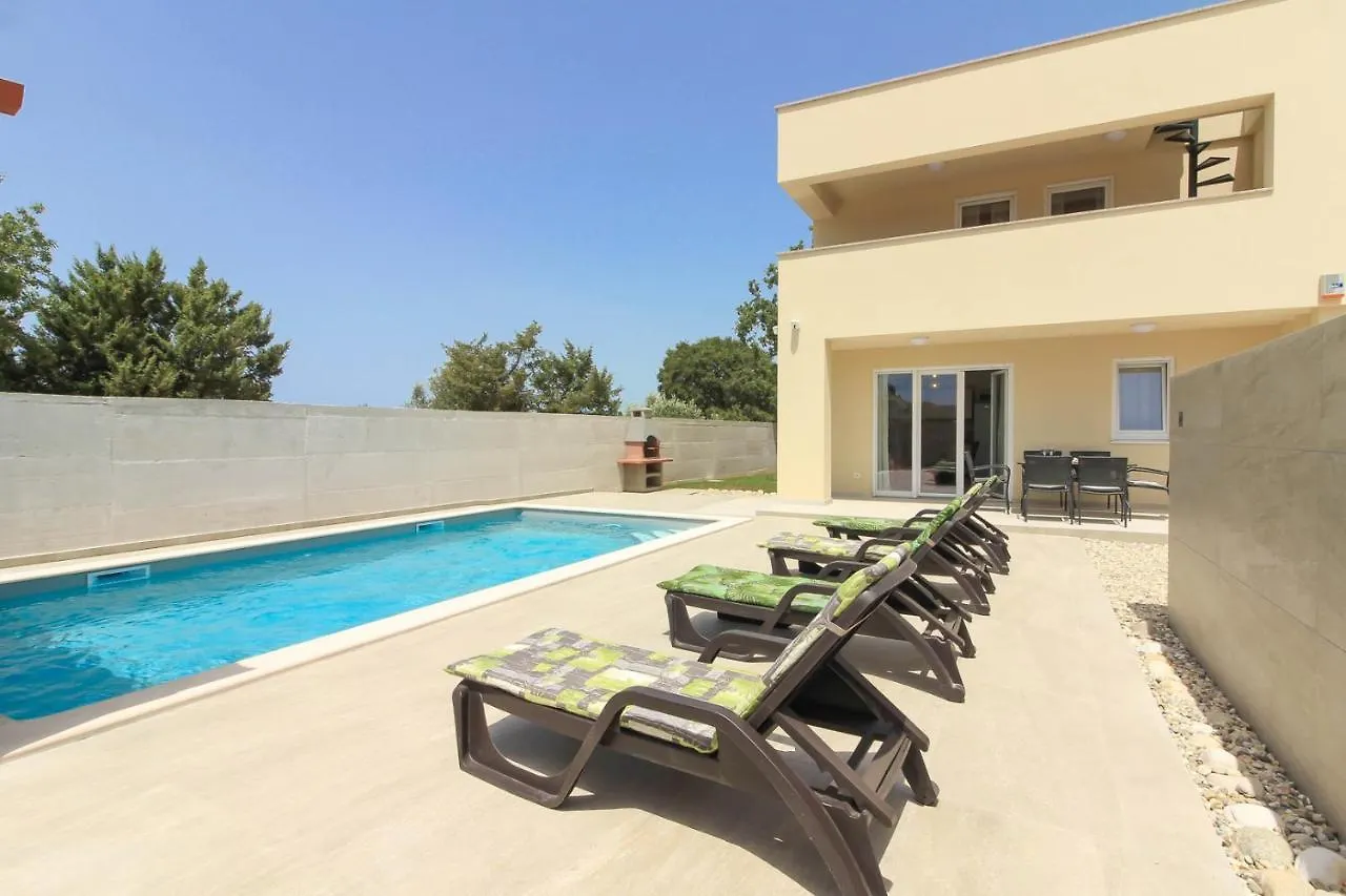 Villa Sunshine With Private Hydromassage Pool Near The Beach بيروغ 0*,  كرواتيا