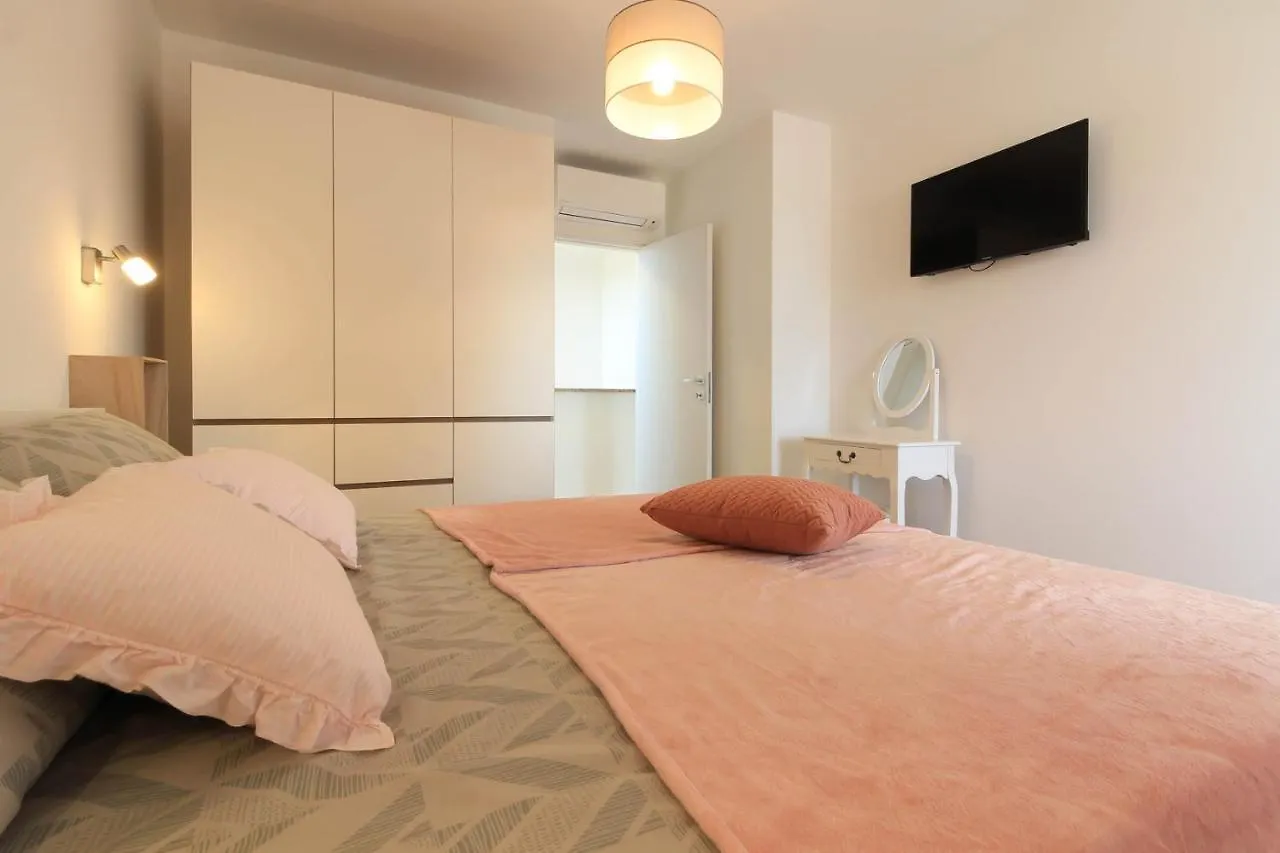 Villa Sunshine With Private Hydromassage Pool Near The Beach بيروغ