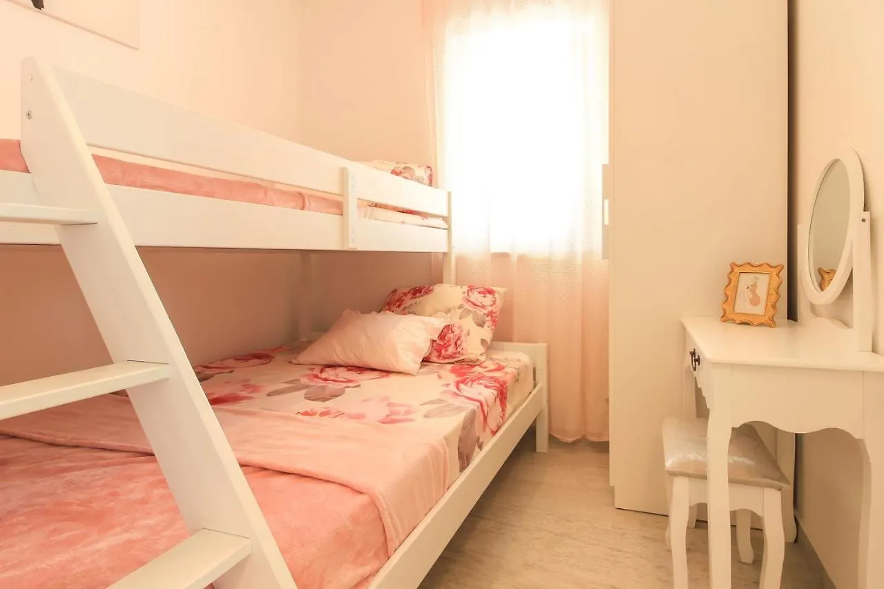 Villa Sunshine With Private Hydromassage Pool Near The Beach بيروغ