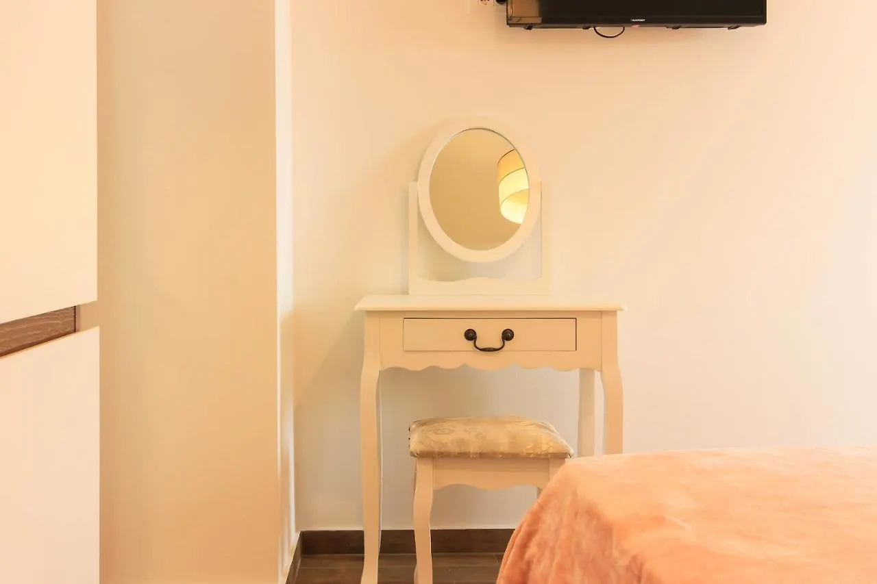 Villa Sunshine With Private Hydromassage Pool Near The Beach بيروغ